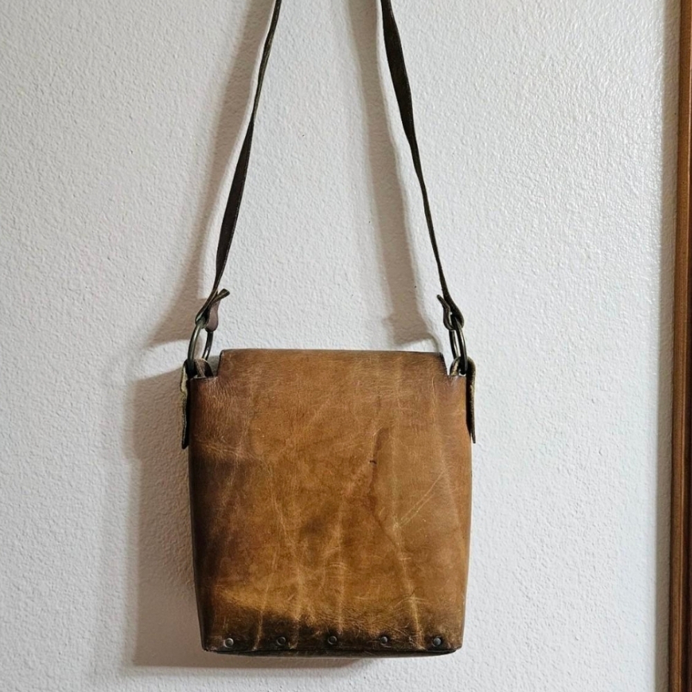 Vintage Brown Leather Crossbody Bag - Picture 6 of 11
